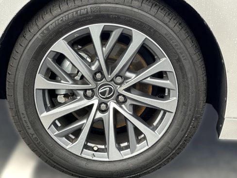 Certified 2025 Lexus ES 350 image 12