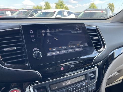 Used 2022 Honda Pilot Elite image 16