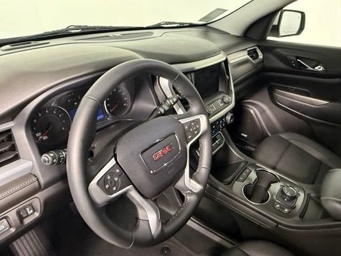 Used 2023 GMC Acadia SLT FWD image 16