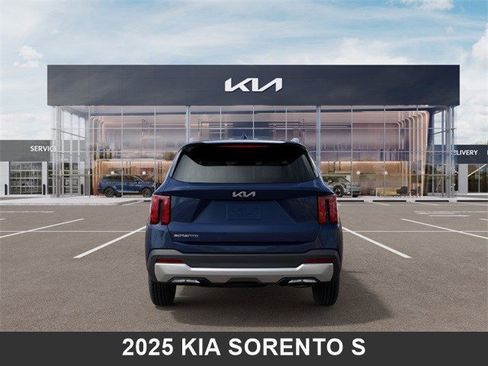 Used 2025 Kia Sorento S image 5
