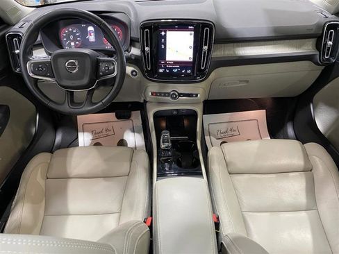 Used 2019 Volvo XC40 T4 Inscription FWD image 15