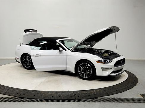 Used 2021 Ford Mustang Premium image 9