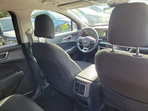 Used 2023 Kia Sportage LX AWD/4WD image 13