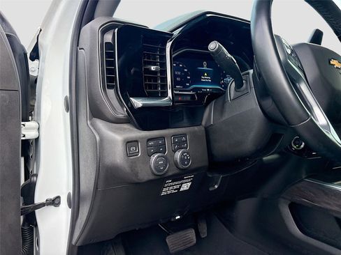 Used 2024 Chevrolet Silverado 2500 LTZ w/ LTZ Plus Package image 11
