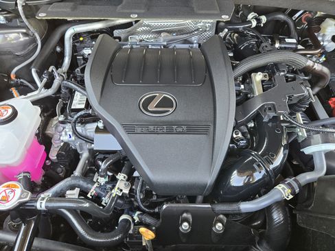 Used 2025 Lexus TX 350 AWD w/ Technology Package image 9