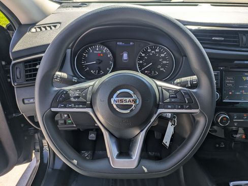 Used 2020 Nissan Rogue S AWD/4WD image 18