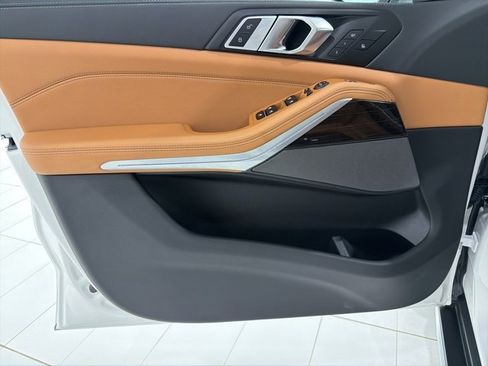 Used 2026 BMW X5 xDrive40i w/ Climate Comfort Package image 10