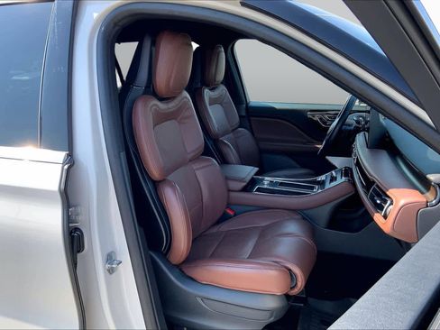 Used 2025 Lincoln Aviator Reserve w/ Equipment Group 201A AWD/4WD image 15