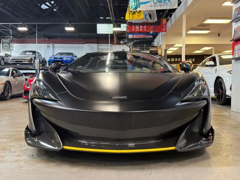 Used 2020 McLaren 600LT Spider RWD image 2
