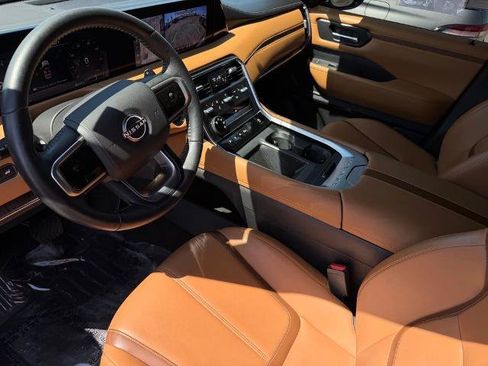Certified 2025 Nissan Armada SL w/ Captain's Chari Seat Package RWD image 18