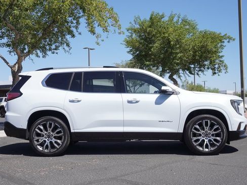 New 2026 GMC Acadia Denali Ultimate FWD image 2