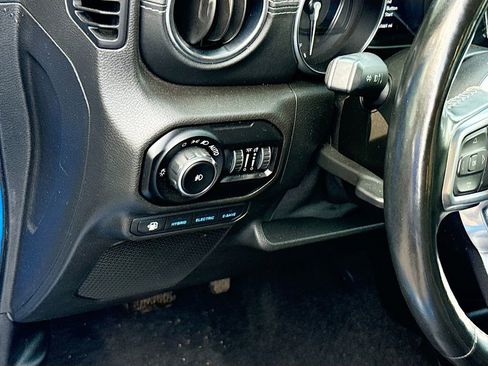 Used 2021 Jeep Wrangler Unlimited Sahara w/ Cold Weather Group AWD/4WD image 11