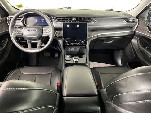 Used 2023 Jeep Grand Cherokee Limited AWD/4WD image 41