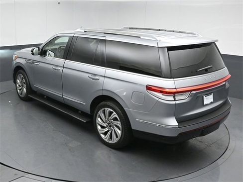 Used 2022 Lincoln Navigator Reserve image 46