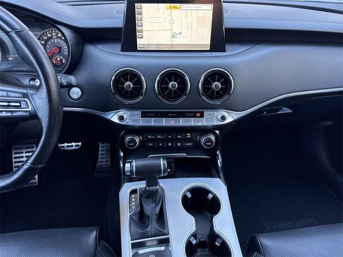 Used 2020 Kia Stinger GT1 image 14