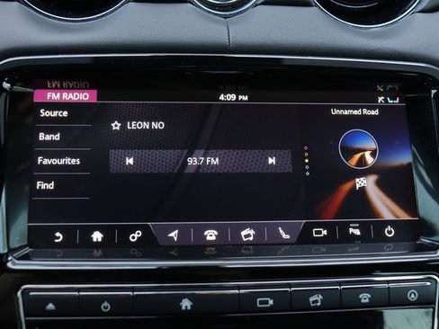 Used 2019 Jaguar XJ L Portfolio image 27