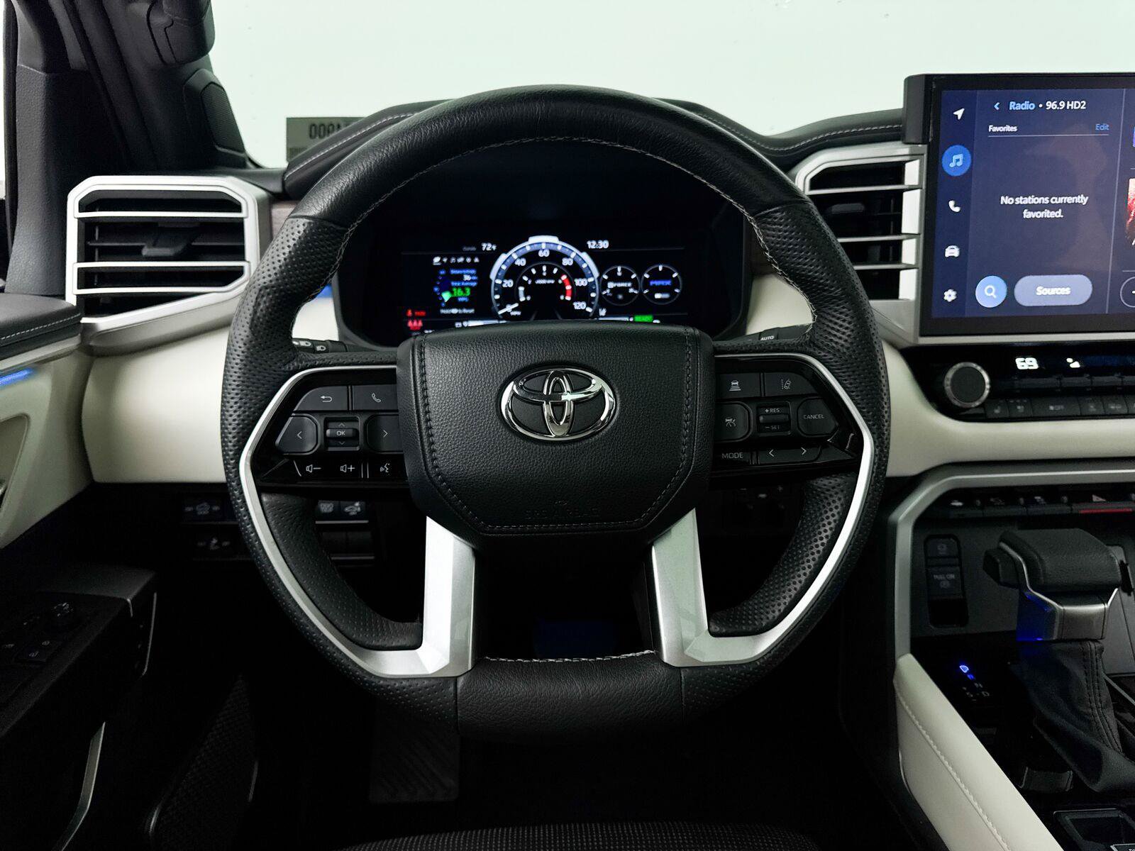 Used 2024 Toyota Tundra Capstone AWD/4WD image 5