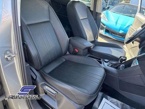Used 2023 Volkswagen Tiguan SE image 37