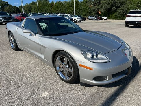 Used 2008 Chevrolet Corvette Coupe w/ Preferred Equipment Group RWD image 3