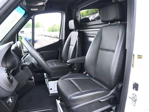 Used 2023 Mercedes-Benz Sprinter 2500 image 17