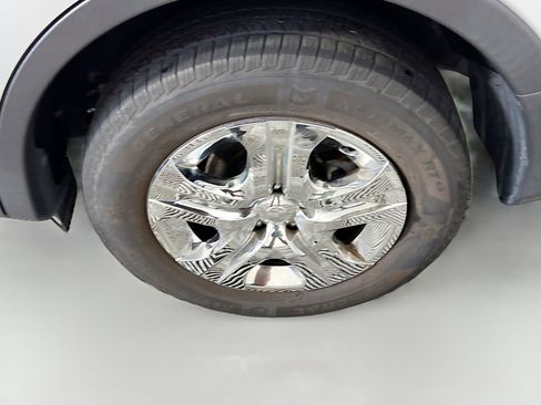 Used 2014 Toyota RAV4 LE image 14