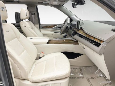 Used 2021 Cadillac Escalade Premium Luxury Platinum w/ LPO, Radiant Package image 14