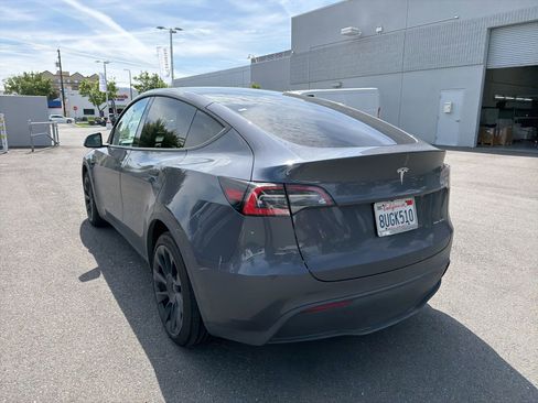 Used 2021 Tesla Model Y Long Range image 4