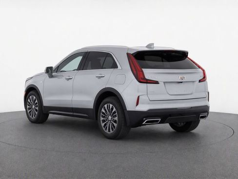 Used 2024 Cadillac XT4 Premium Luxury w/ Cold Weather Package AWD/4WD image 4