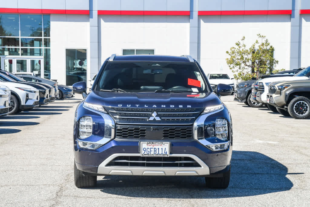 Used 2023 Mitsubishi Outlander SEL AWD/4WD image 2