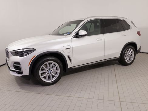 Used 2022 BMW X5 xDrive45e w/ Parking Assistance Package AWD/4WD image 1