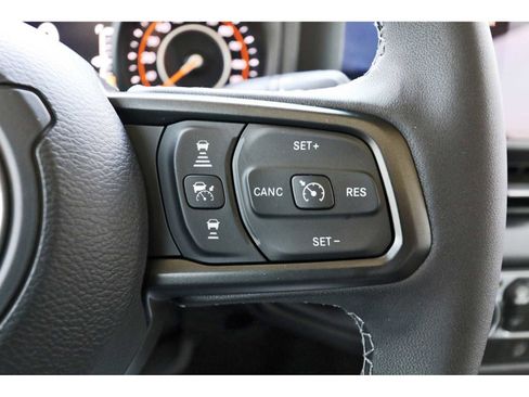 Used 2025 Jeep Gladiator Rubicon w/ Convenience Group image 16