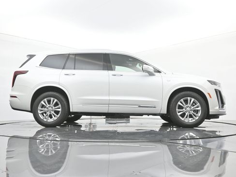 New 2025 Cadillac XT6 Luxury image 20