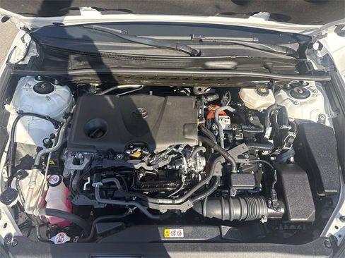Used 2025 Toyota Camry Hybrid image 24
