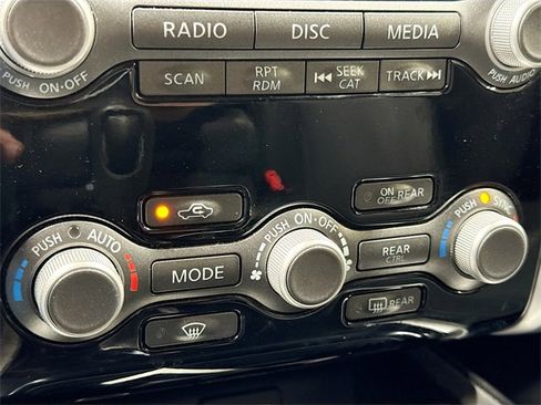 Used 2020 Nissan Pathfinder SV image 13