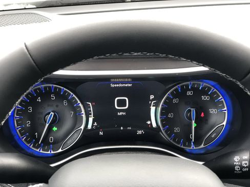 New 2026 Chrysler Pacifica Select image 26