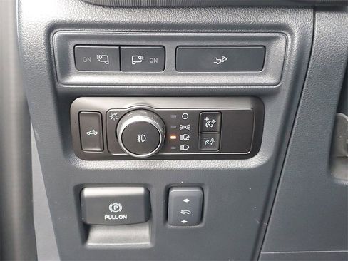 Used 2023 Ford F150 Platinum image 21