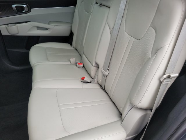 Certified 2022 Kia Sorento S w/ Panoramic Sunroof Package FWD image 10