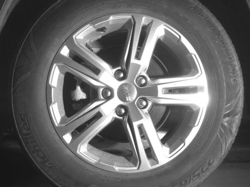 Used 2024 GMC Terrain SLE FWD image 21