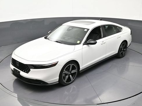 Used 2023 Honda Accord Sport image 16