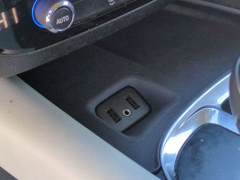 Used 2019 Buick Enclave Essence image 33