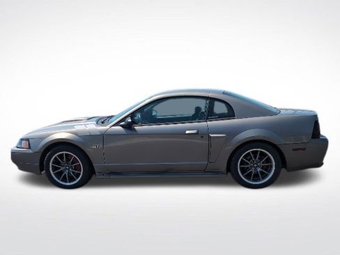 Used 2001 Ford Mustang GT RWD image 8