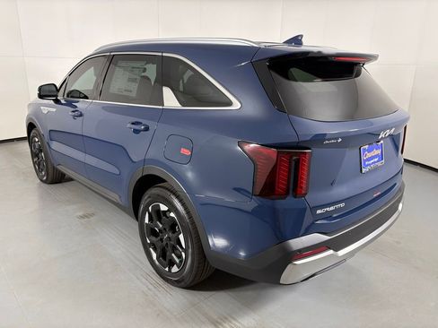 New 2026 Kia Sorento S FWD image 6