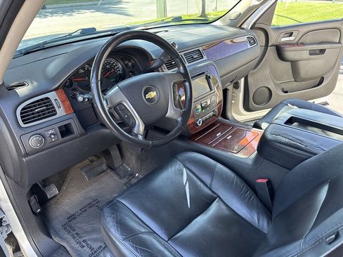 Used 2011 Chevrolet Tahoe LTZ RWD image 22