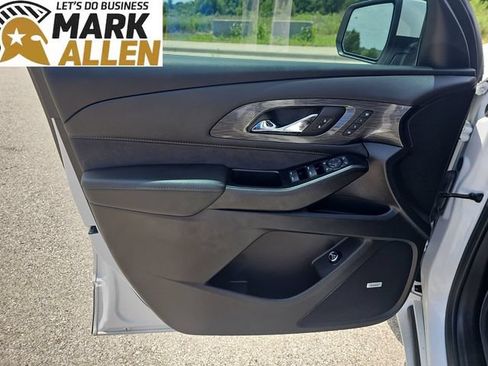 Used 2024 Chevrolet Traverse High Country FWD image 21
