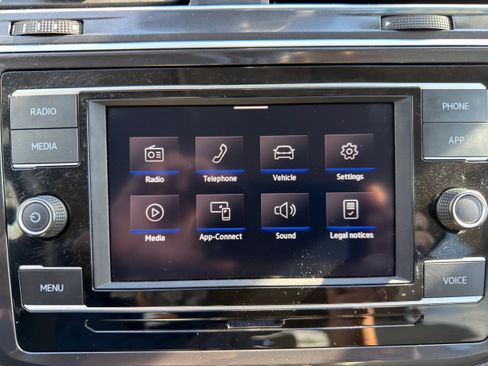 Used 2024 Volkswagen Tiguan S image 37