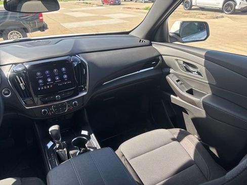 Used 2023 Chevrolet Traverse LT FWD image 29