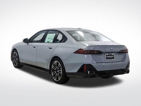 New 2026 BMW 530i xDrive w/ M Sport Package AWD/4WD image 3