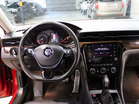 Used 2022 Volkswagen Passat 2.0T image 20