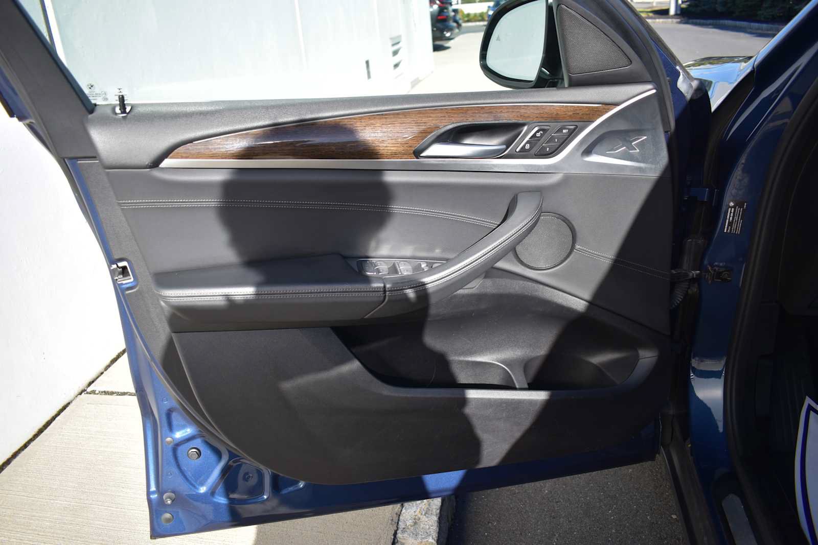 Used 2021 BMW X4 xDrive30i w/ Premium Package AWD/4WD image 17