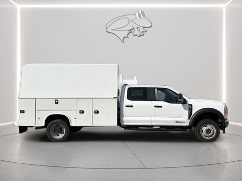New 2026 Ford F550 4x4 Crew Cab image 9